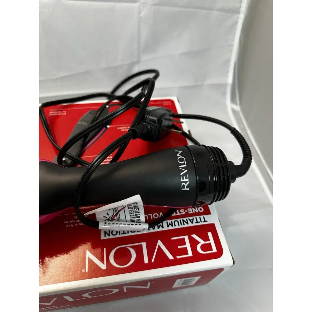 REVLON One-Step Volumizer Titanium Max Edition Hair Brush Dryer